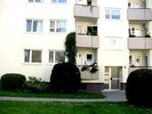 Eingangsseite-Küchenbalkone - Etagenwohnung mit 93,00 m&sup2; in Stuttgart (-Bergheim) zum Kaufen