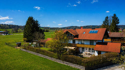 Hausansicht - 6 Zimmer Doppelhaushälfte zur Miete in Schlehdorf