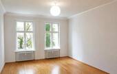 2 - 2 Zimmer Etagenwohnung in Berlin