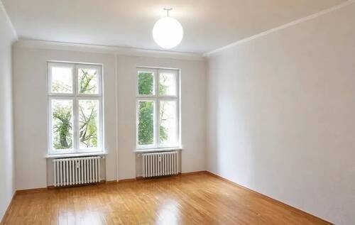 2 - 2 Zimmer Etagenwohnung in Berlin