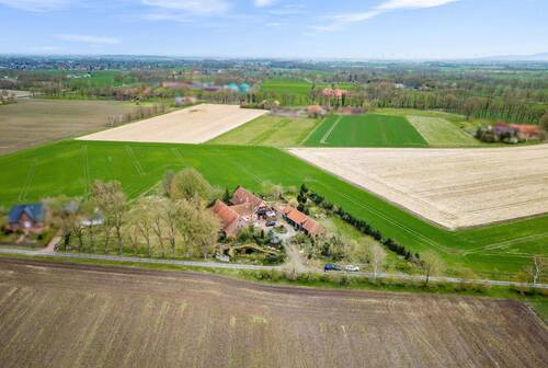 Hofstelle - 7 Zimmer Mehrfamilienhaus, Wohnhaus zum Kaufen in Emtinghausen