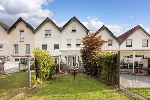 Ansicht hinten - Energetisch gut modernisiertes Reihenmittelhaus mit Garten, Stellplatz, Wallbox und Photovoltaik