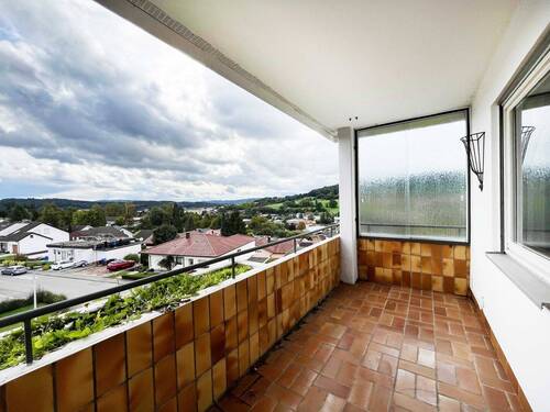 Sonnenbalkon mit herrlicher Weitsicht - Kompakte Wohnung mit Weitsicht - 188.000,00 EUR Kaufpreis, ca.  63,00 m² Wohnfläche