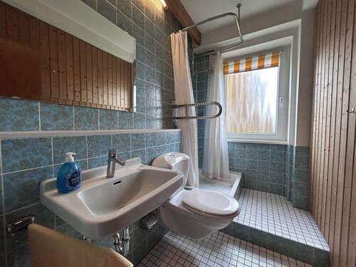 Duschbad Erdgeschoss - Mehrfamilienhaus, Wohnhaus mit 113,90 m² in Ahnatal zum Kaufen