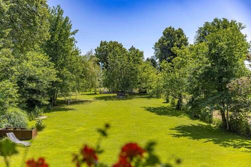 Blick in den Garten/ WHG. DG - 