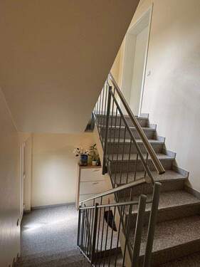 Gehobenes Treppenhaus - 