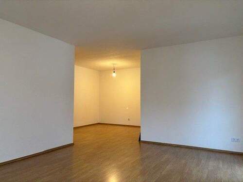  Blick zum Wohnzimmer - Gemütlicher Grundriss in einem gepflegtem 6-Familienhaus