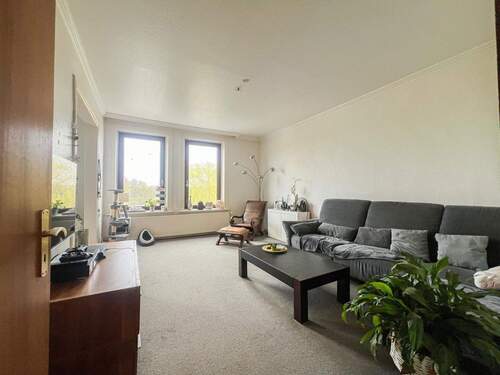 Wohnzimmer - 4 Zimmer Etagenwohnung in Wedel