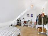 Zimmer 1 - 6 Zimmer Etagenwohnung in Stuttgart