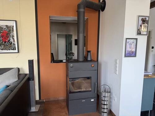 1.OG links Kaminofen - 