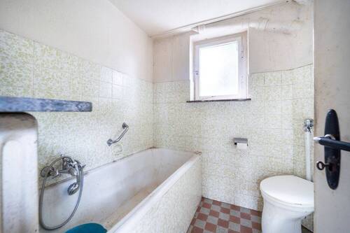 Badezimmer Eingangsbereich - 6 Zimmer Mehrfamilienhaus, Wohnhaus in Gütersloh