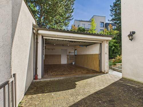 Garage - 