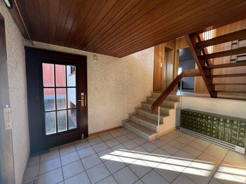 Großzügiger Eingangsbereich - 