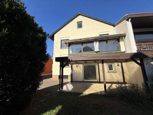 Hofansicht2 - 5 Zimmer Einfamilienhaus in Graben-Neudorf