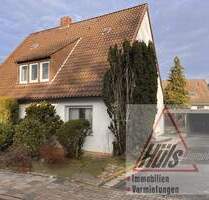 Gepflegtes Zweifamilienhaus auf großzügigem Eigentumsgrundstück in ruhiger Siedlungslage - Osnabrück Darum