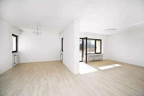 Zimmer_1b - Wohnen in ruhiger Lage - Großzügige 3-Zi-ETW mit 2 Balkonen und TG-Stellplatz in 79211 Denzlingen