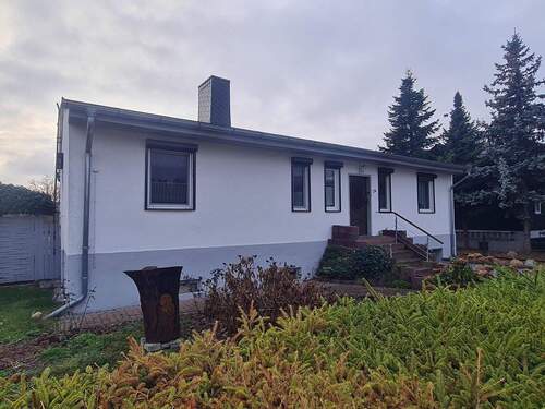 Straßenansicht - 4 Zimmer Bungalow zum Kaufen in Muldestausee