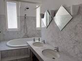 Vollbad Marmor.jpg - 