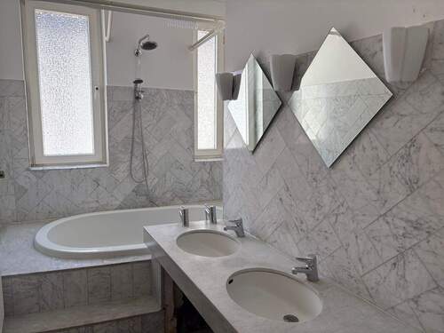 Vollbad Marmor.jpg - 