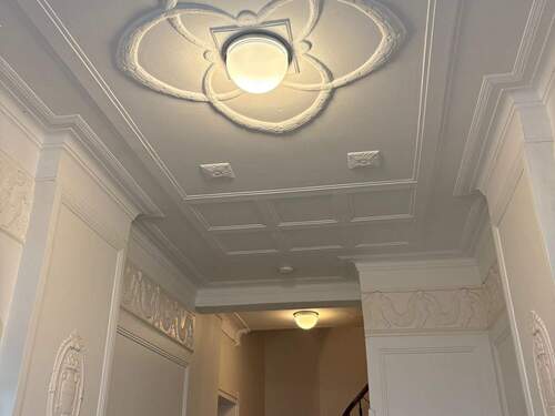 Decke Hausflur.jpg - 5 Zimmer Etagenwohnung in Hamburg