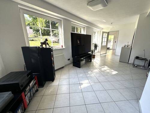 Helles und sonniges Wohnzimmer - 