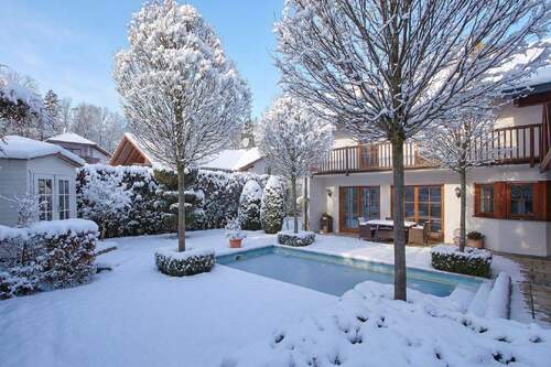 Garten und Pool - 5 Zimmer Einfamilienhaus in Baldham