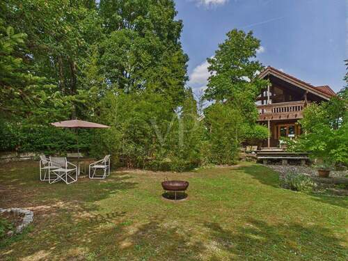 Garten mit Blick zum Haupthaus - 