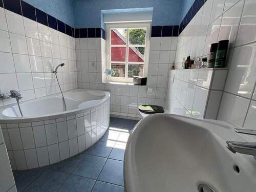 Vorderhaus - OG - Bad 2 - 