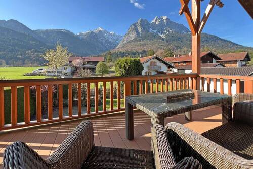 Balkon Obergeschoss - 4 Zimmer Mehrfamilienhaus, Wohnhaus zum Kaufen in Grainau