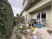 Terrasse mit Teich - 