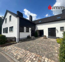 Frei stehendes Zweifamilienhaus in einem ruhigen, begehrten Wohnviertel - Alsdorf Zopp