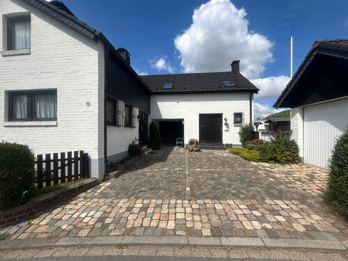 Zugangsbereich - Mehrfamilienhaus, Wohnhaus mit 177,00 m&sup2; in Alsdorf zum Kaufen