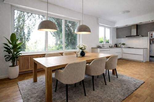 Esszimmer illustriert - Einfamilienhaus mit 243,00 m&sup2; in Duisburg / Huckingen zum Kaufen