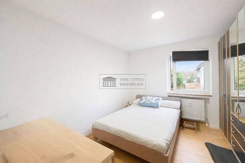Schlafzimmer WHG 1 - Etagenwohnung mit 275,00 m&sup2; in Hannover zum Kaufen