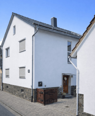 Vorderansicht - 8 Zimmer Einfamilienhaus zum Kaufen in Brensbach Wersau