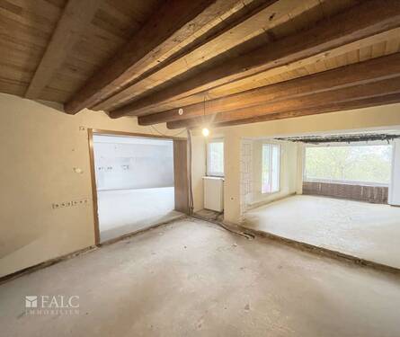 Wohnzimmer/Küche - 9 Zimmer Einfamilienhaus in Rehlingen-Siersburg