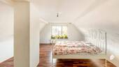 1. OG Elternschlafzimmer 1 - 