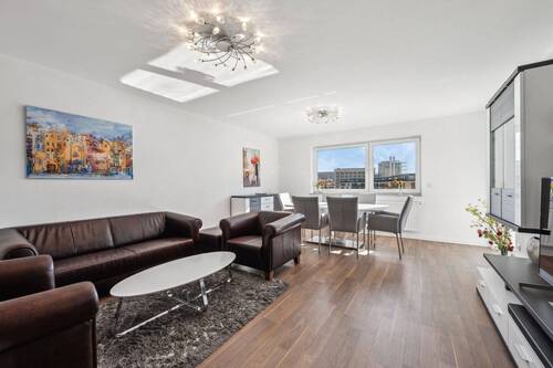 Wohnzimmer - 4-Zimmer-Penthousewohnung - sofort verfügbar