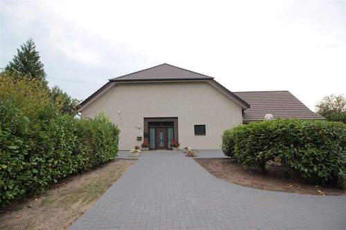 Zuwegung Nord-Ost - 9 Zimmer Einfamilienhaus zum Kaufen in Stemwede