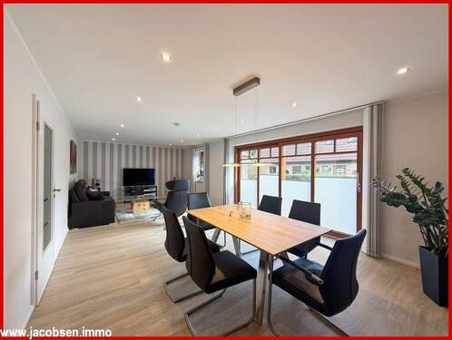 Wohn- und Esszimmer im Erdgeschoss - 