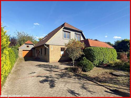 West-Ansicht - Familien schaut her! Einzugsbereit & zeitgemäß Raumwunder in hervorragender Stadt- & Naturlage