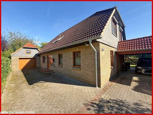 Nord-West-Ansicht - 6 Zimmer Mehrfamilienhaus, Wohnhaus zum Kaufen in Schleswig