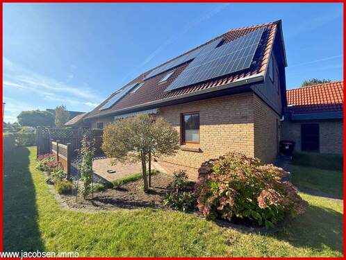 Süd-Ost-Ansicht - 6 Zimmer Mehrfamilienhaus, Wohnhaus in Schleswig