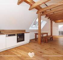 ERSTBEZUG: TRAUMHAFTES 2-ZI.-DACHGESCHOSS MIT OFFENEN BALKEN UND BALKON - Wertingen Villenbach