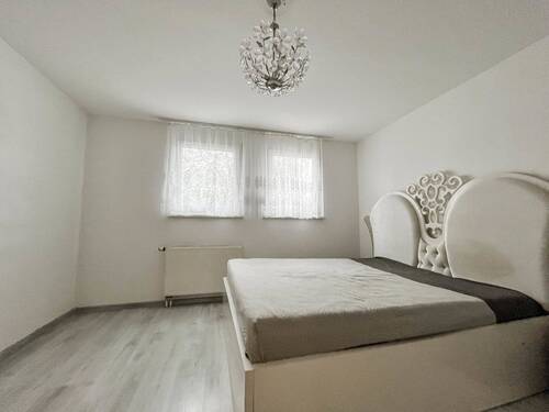 Schlafzimmer - 4 Zimmer Etagenwohnung zum Kaufen in Crailsheim