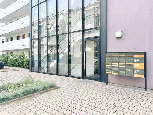 Hauseingang - 3 Zimmer Etagenwohnung zur Miete in Fürth