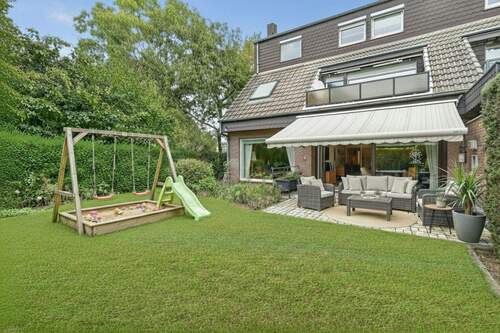 Titel - 6 Zimmer Mehrfamilienhaus, Wohnhaus zum Kaufen in Duisburg / Buchholz