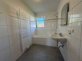 Badezimmer - 2 Zimmer Etagenwohnung zur Miete in Kaiserslautern