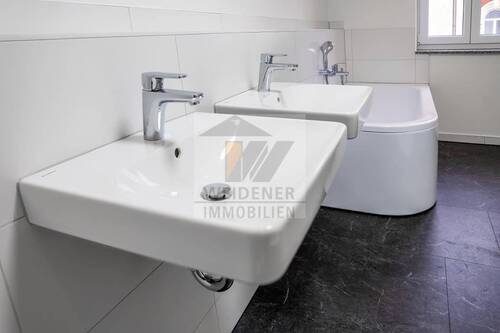Bad - 4 Zimmer Etagenwohnung zur Miete in Gera