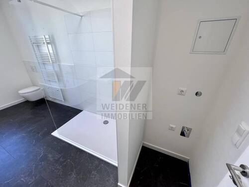 Bad - 4 Zimmer Etagenwohnung in Gera
